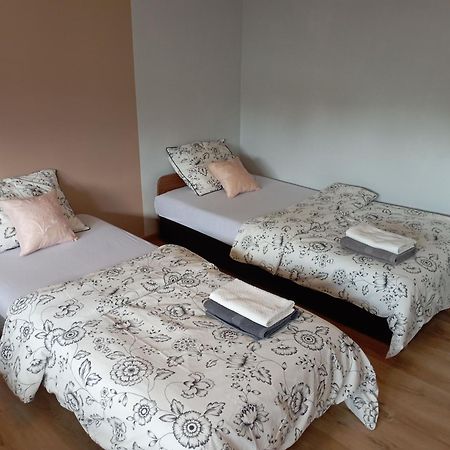 Hotel Pokoje Targowek Varsavia Esterno foto