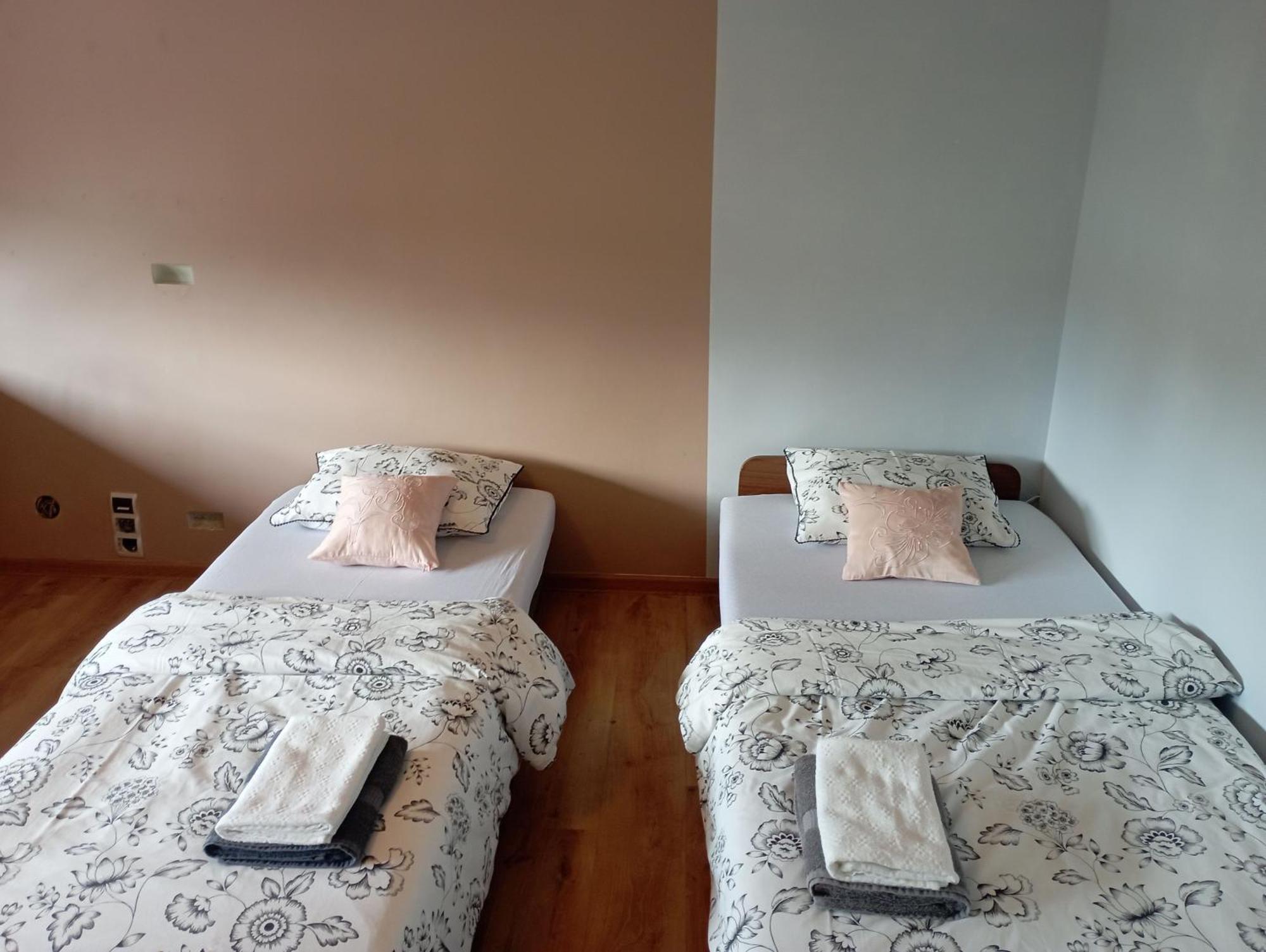 Hotel Pokoje Targowek Varsavia Esterno foto